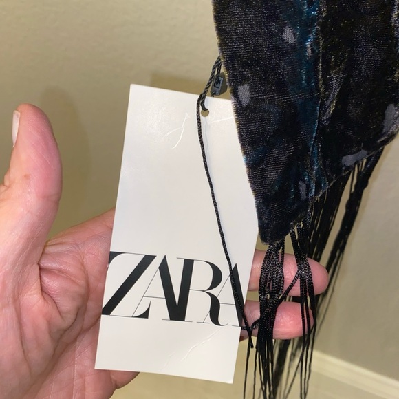 ZARA 96” LADIES SCARF WITH FRINGE DETAIL - NWT - Picture 5 of 8